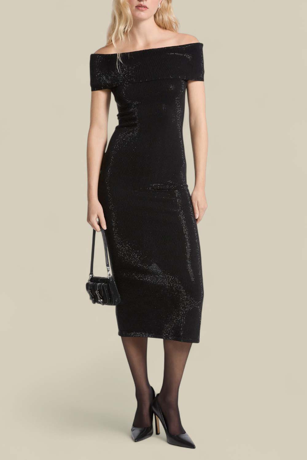 תמונת כל הלוק של שמלת אוף שולדר